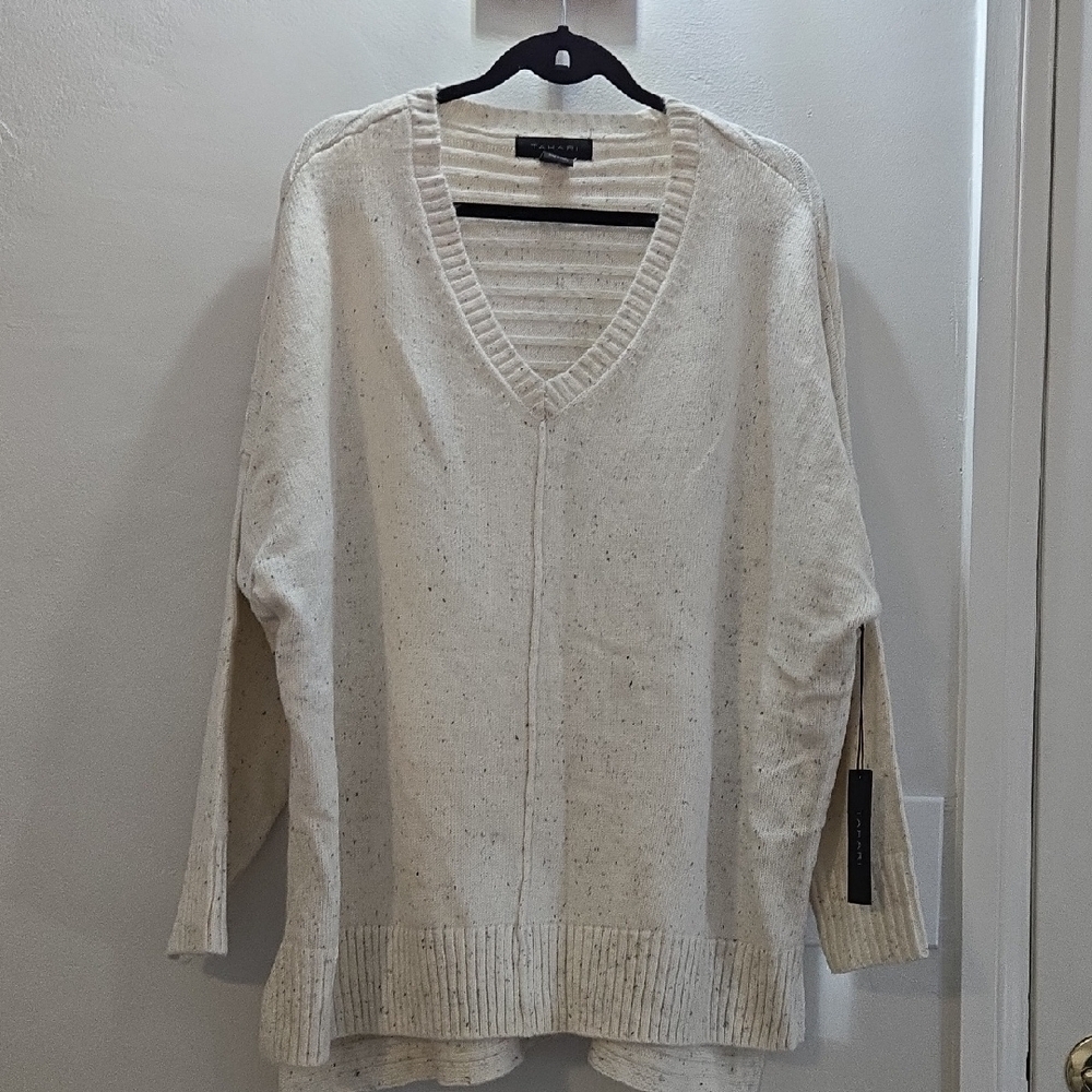 Tahari Cream V-Neck Sweater Size 2X